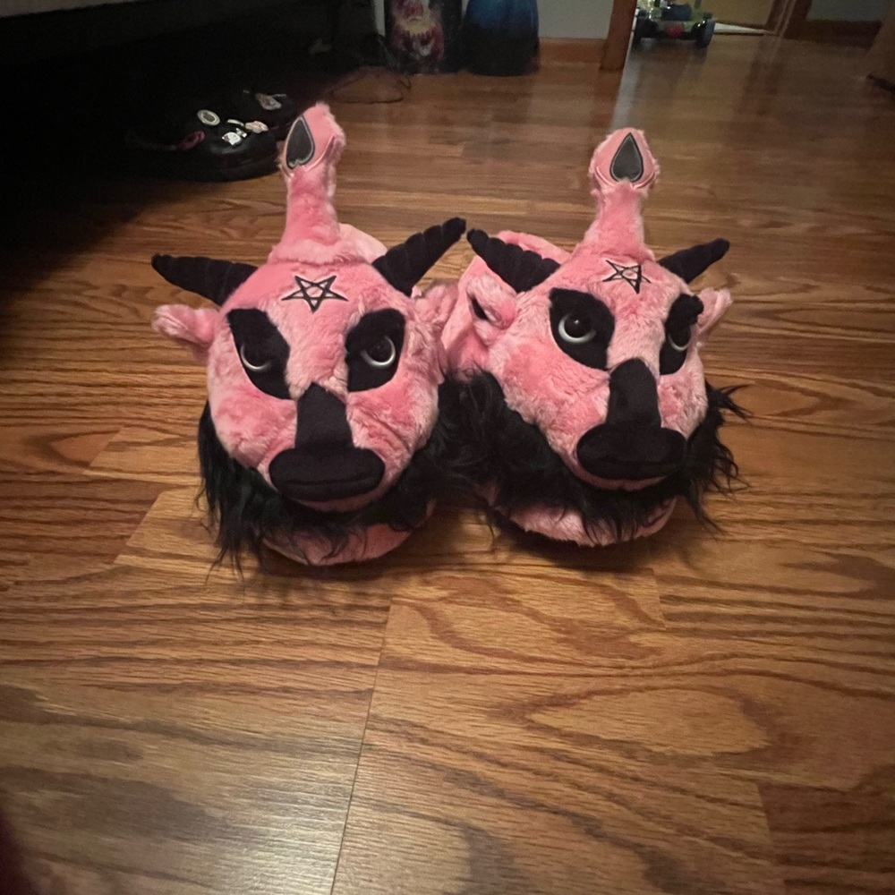 Killstar dark lord slippers M/L